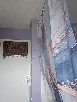 Snapshot of BubblesLovexox chatting on 11.16.25 BubblesLovexox online show from 11.16.25