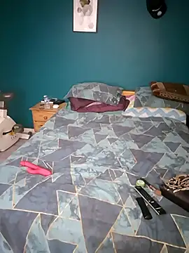 Snapshot of BubblesLovexox chatting on 11.18.25 BubblesLovexox online show from 11.18.25