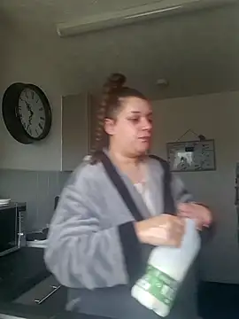 Snapshot of BubblesLovexox chatting on 11.24.25 BubblesLovexox online show from 11.24.25