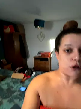 Snapshot of BubblesLovexox chatting on 11.30.25 BubblesLovexox online show from 11.30.25