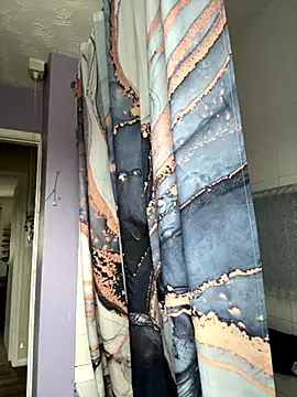 Snapshot of BubblesLovexox chatting on 12.01.25 BubblesLovexox online show from 12.01.25