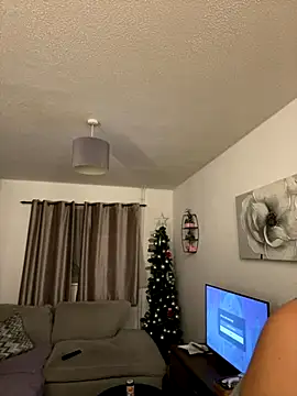 Snapshot of BubblesLovexox chatting on 12.05.25 BubblesLovexox online show from 12.05.25