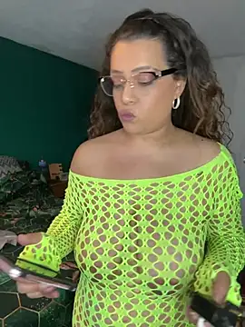 Snapshot of BubblesLovexox chatting on 02.06.26 BubblesLovexox online show from 02.06.26