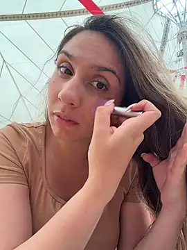 sarah honey   online show from 12.18.25