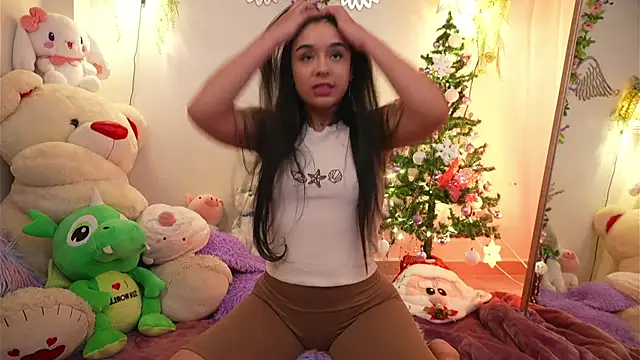 Snapshot of ISA_NIXON chatting on 12.04.25 ISA NIXON online show from 12.04.25