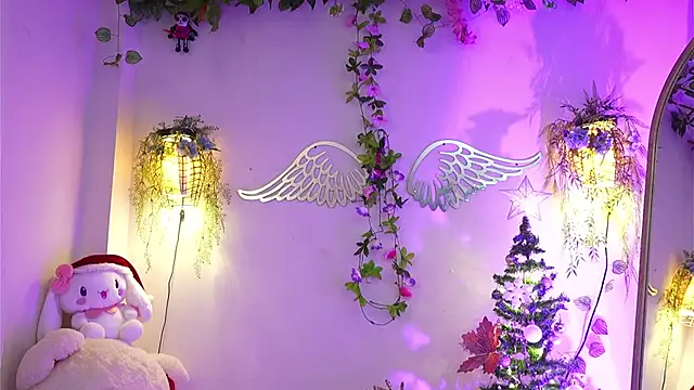 Snapshot of ISA_NIXON chatting on 12.16.25 ISA NIXON online show from 12.16.25