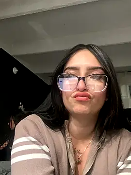 Kloe Novoa online show from 11.22.25