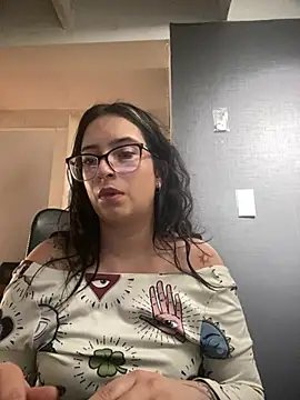 Snapshot of Kloe_Novoa chatting on 02.09.26 Kloe Novoa online show from 02.09.26