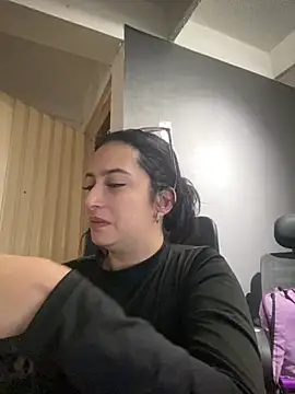 Snapshot of Kloe_Novoa chatting on 02.13.26 Kloe Novoa online show from 02.13.26