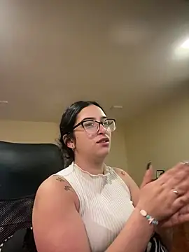 Snapshot of Kloe_Novoa chatting on 02.25.26 Kloe Novoa online show from 02.25.26