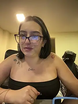 Snapshot of Kloe_Novoa chatting on 02.27.26 Kloe Novoa online show from 02.27.26