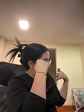 Snapshot of Kloe_Novoa chatting on 02.28.26 Kloe Novoa online show from 02.28.26