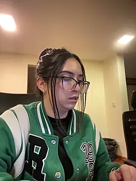 Snapshot of Kloe_Novoa chatting on 03.09.26 Kloe Novoa online show from 03.09.26