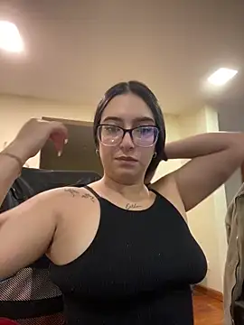 Snapshot of Kloe_Novoa chatting on 03.17.26 Kloe Novoa online show from 03.17.26