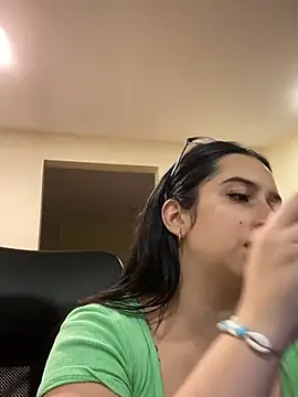 Snapshot of Kloe_Novoa chatting on 03.18.26 Kloe Novoa online show from 03.18.26