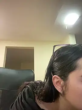 Kloe Novoa online show from 04.28.26