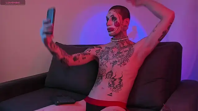 Snapshot of TokyoHatsumoto chatting on 10.31.25 TokyoHatsumoto online show from 10.31.25