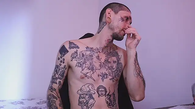 Snapshot of TokyoHatsumoto chatting on 11.16.25 TokyoHatsumoto online show from 11.16.25