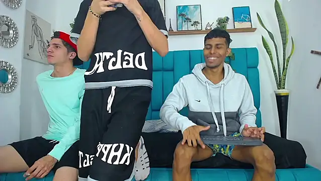 Hot Boys Latinos X online show from 11.08.25