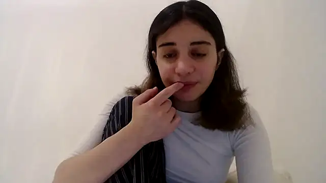 Snapshot of bellefleurrr chatting on 11.26.25 bellefleurrr online show from 11.26.25