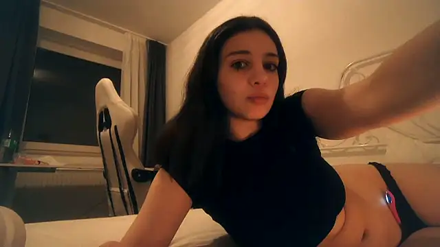 Snapshot of bellefleurrr chatting on 01.10.26 bellefleurrr online show from 01.10.26