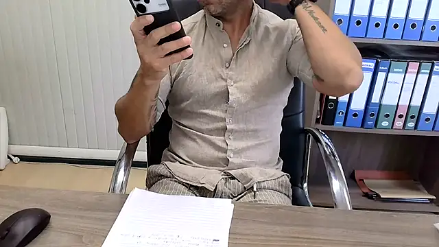Snapshot of Evasionee chatting on 07.29.26 Evasionee online show from 07.29.26