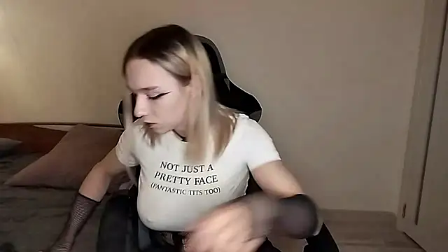 Snapshot of icebenz chatting on 02.04.26 icebenz online show from 02.04.26