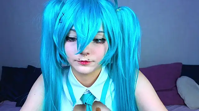 Snapshot of KittieHeart chatting on 11.14.25 KittieHeart online show from 11.14.25