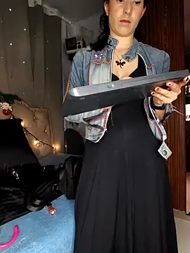 eva delight  online show from 12.16.25