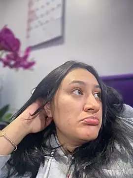 Snapshot of _Nalaa chatting on 11.06.25 Nalaa online show from 11.06.25