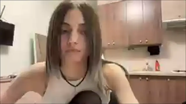 Snapshot of AidaGloshen chatting on 11.25.25 AidaGloshen online show from 11.25.25