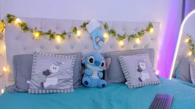 Snapshot of BLAIR_QUEEN chatting on 12.20.25 BLAIR QUEEN online show from 12.20.25