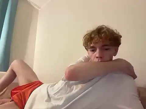 Snapshot of BrunoTwinkXXL chatting on 10.25.25 BrunoTwinkXXL online show from 10.25.25