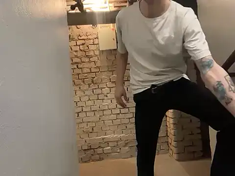 Snapshot of BrunoTwinkXXL chatting on 01.10.26 BrunoTwinkXXL online show from 01.10.26