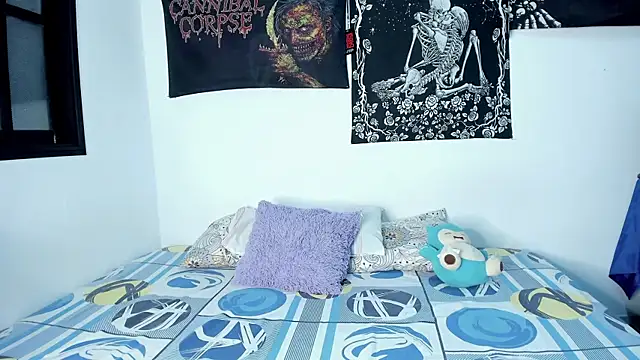 Snapshot of DagmarMoon chatting on 12.13.25 DagmarMoon online show from 12.13.25