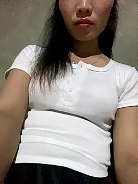 Snapshot of Yunzang chatting on 10.27.25 Yunzang online show from 10.27.25