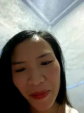 Snapshot of Yunzang chatting on 10.31.25 Yunzang online show from 10.31.25