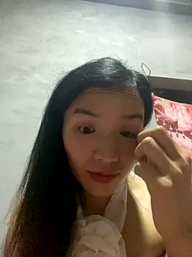 Snapshot of Yunzang chatting on 11.01.25 Yunzang online show from 11.01.25