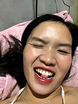 Snapshot of Yunzang chatting on 11.29.25 Yunzang online show from 11.29.25