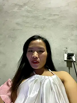 Snapshot of Yunzang chatting on 12.01.25 Yunzang online show from 12.01.25