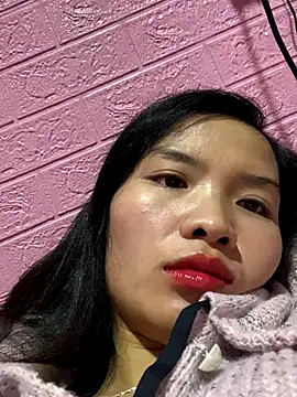 Snapshot of Yunzang chatting on 12.17.25 Yunzang online show from 12.17.25