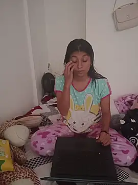 Snapshot of YeseniaRodriguez3 chatting on 11.26.25 YeseniaRodriguez3 online show from 11.26.25