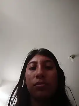 Snapshot of YeseniaRodriguez3 chatting on 12.19.25 YeseniaRodriguez3 online show from 12.19.25