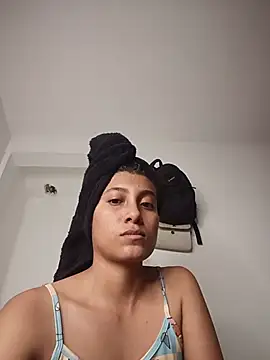 Snapshot of YeseniaRodriguez3 chatting on 01.06.26 YeseniaRodriguez3 online show from 01.06.26