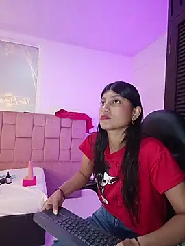 Snapshot of YeseniaRodriguez3 chatting on 04.04.26 YeseniaRodriguez3 online show from 04.04.26