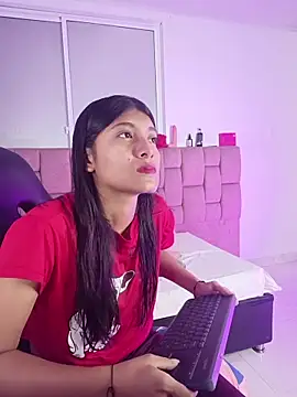 YeseniaRodriguez3 online show from 05.03.26