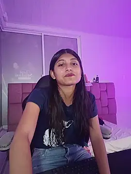 YeseniaRodriguez3 online show from 05.08.26