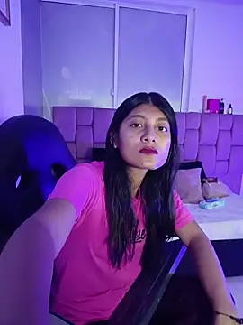 YeseniaRodriguez3 online show from 05.13.26