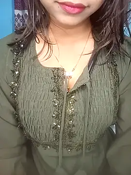 cute mahi07 online show from 12.20.25