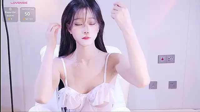 Snapshot of xiaoxi---n chatting on 06.01.26 xiaoxi---n online show from 06.01.26
